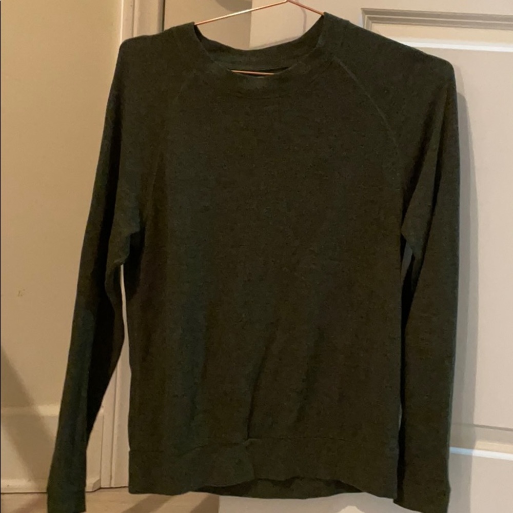 Aritzia TNA forest green long sleeve